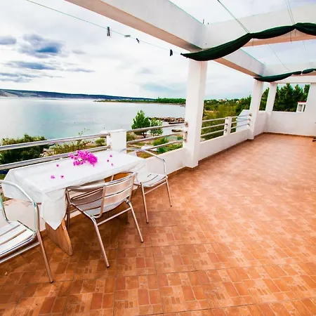 Maestral- On The Apartment Seline