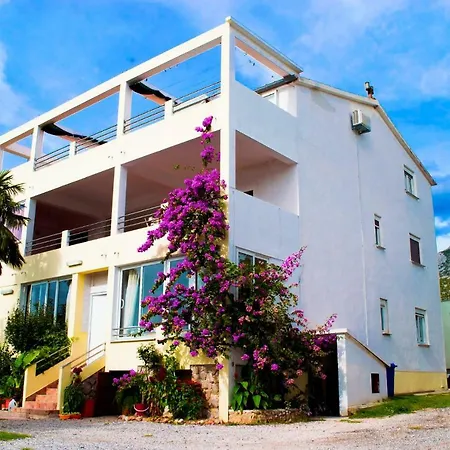 Apartman Maestral- On The